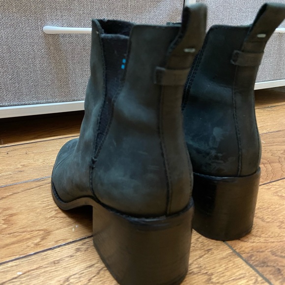 Toms Chelsea Boots - Picture 5 of 5